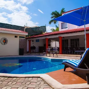 Hermosa Casa, En Renta Vacacional Con Piscina, A Tan Solo10 Minutos De La Playa, Cerca De Centros Comerciales, Restaurantes, Bares Y Supermercados Apartamento Cancún