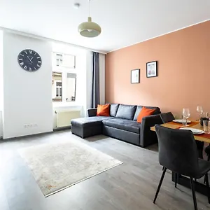 Enjoy Apartments, Quiet Street, With Two Bedrooms Sleeps 6 Ac Apartamento Viena